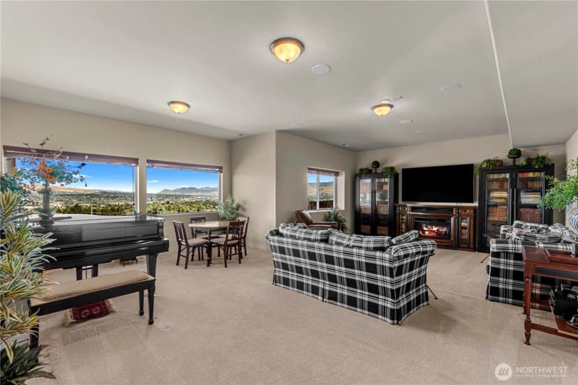 Property photo for 1776 Broadway Place, Wenatchee photo 30