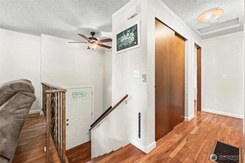 Property photo for 1350 Se Shelton Lane, Port Orchard photo 8