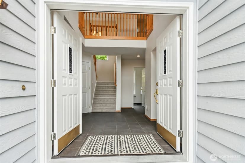 Property photo for 15428 Se 67th Place, Bellevue photo 3
