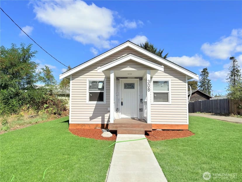 Property photo for 308 E Roosevelt Street, Shelton