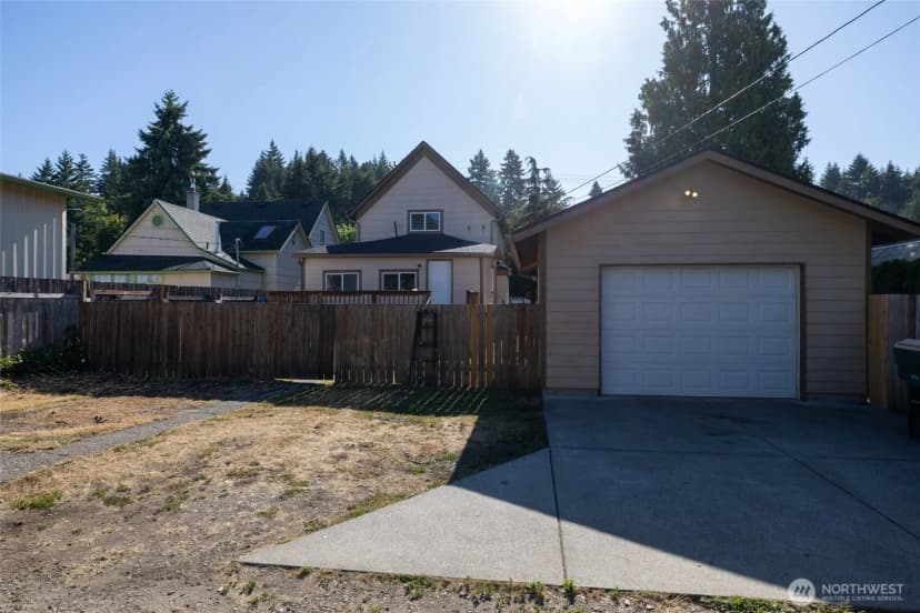 Property photo for 425 N Buckner Street, Centralia photo 24