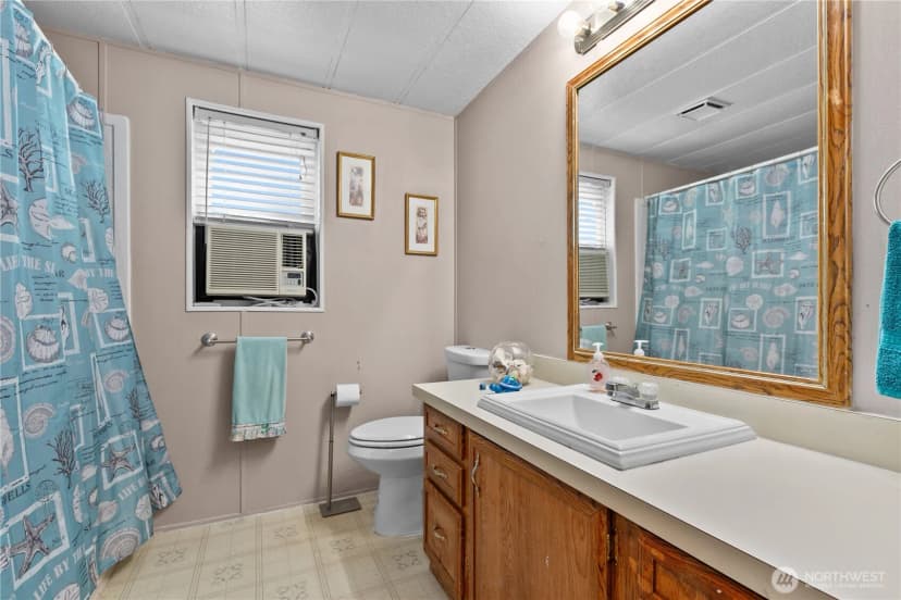Property photo for 5594 Hillvue Road, Blaine photo 10