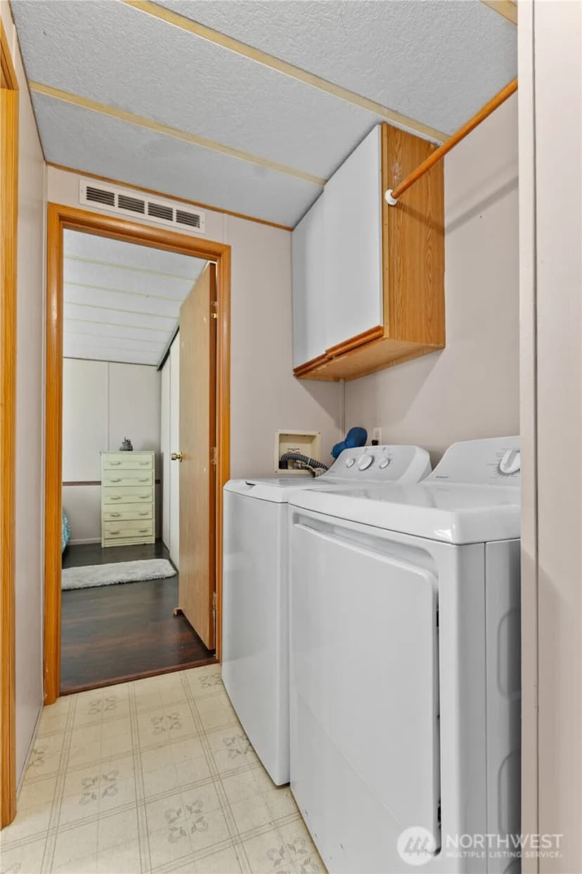 Property photo for 5594 Hillvue Road, Blaine photo 11