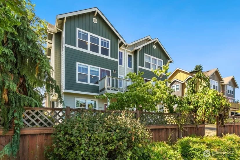 Property photo for 14404 34th Lane S, Tukwila photo 2