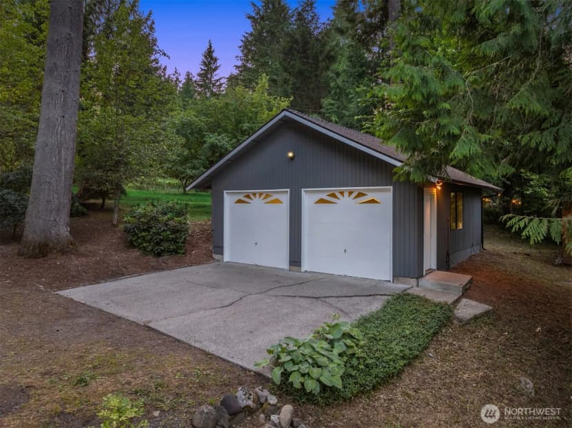Property photo for 15400 230th Avenue Se, Issaquah photo 30
