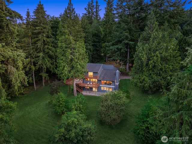 Property photo for 15400 230th Avenue Se, Issaquah