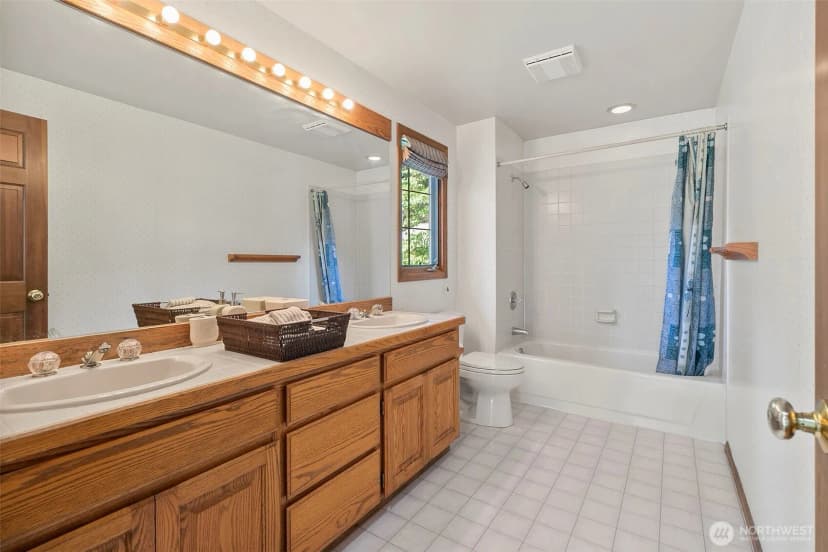 Property photo for 13603 171st Avenue Ne, Redmond photo 16