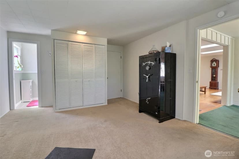 Property photo for 10012 126th Avenue Se, Renton photo 16