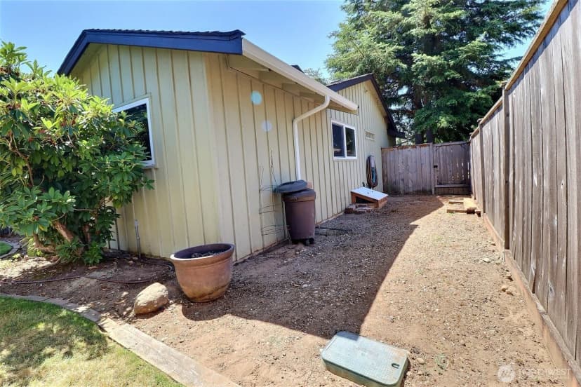Property photo for 10012 126th Avenue Se, Renton photo 30
