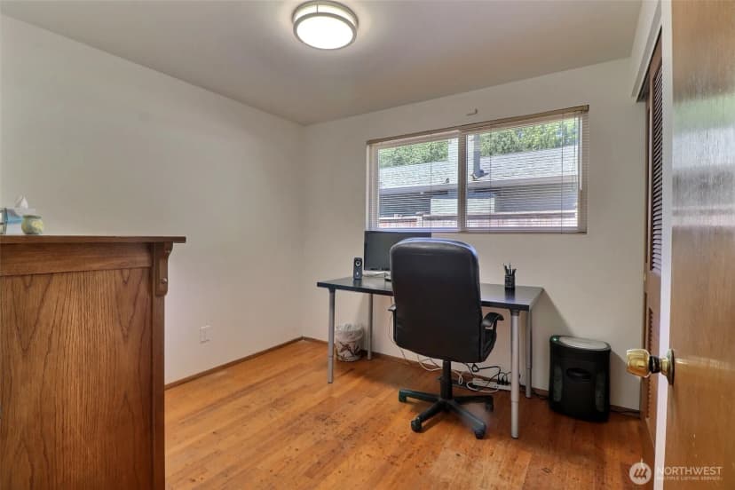 Property photo for 10012 126th Avenue Se, Renton photo 21