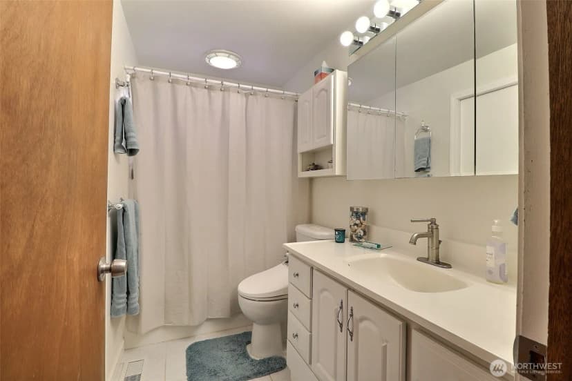 Property photo for 10012 126th Avenue Se, Renton photo 20