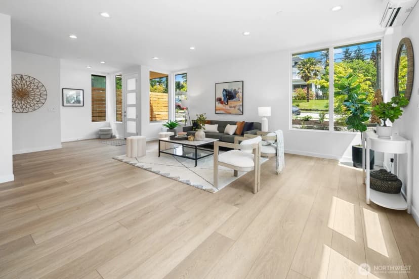 Property photo for 8833 Wallingford Avenue N, Seattle photo 12