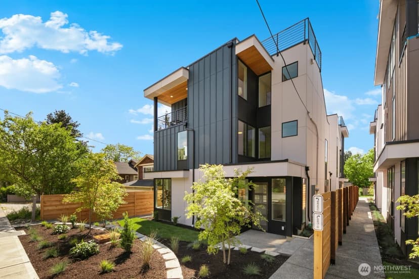 Property photo for 8833 Wallingford Avenue N, Seattle photo 33