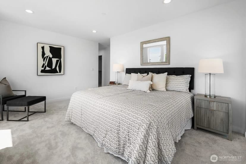 Property photo for 8833 Wallingford Avenue N, Seattle photo 17