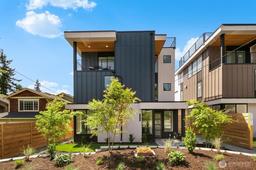 Property photo for 8833 Wallingford Avenue N, Seattle photo 37