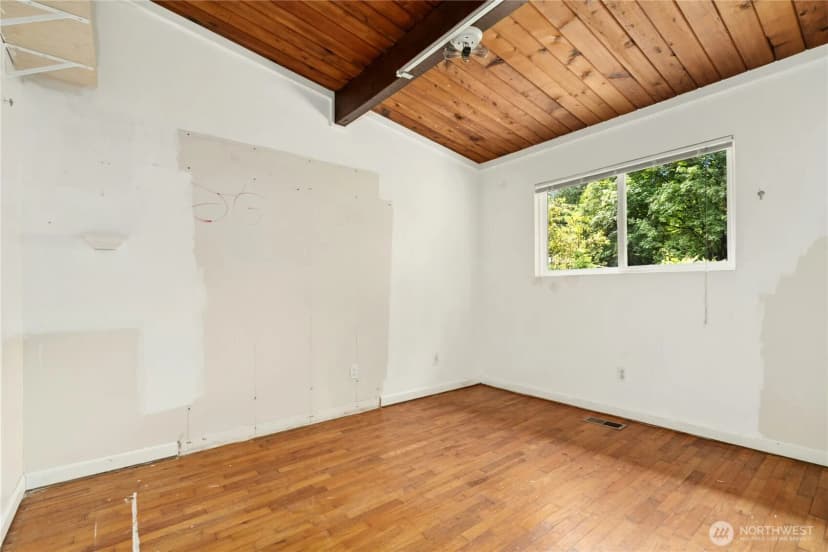 Property photo for 920 2nd Avenue Se, Issaquah photo 12
