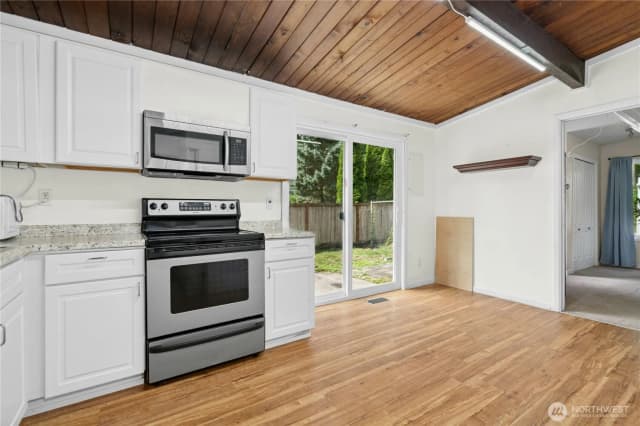 Property photo for 920 2nd Avenue Se, Issaquah photo 4