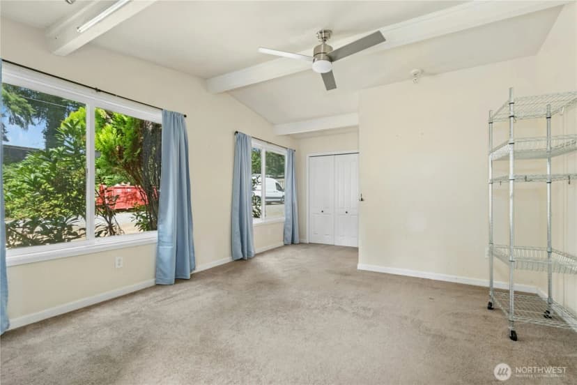 Property photo for 920 2nd Avenue Se, Issaquah photo 8