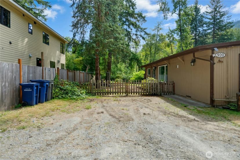 Property photo for 920 2nd Avenue Se, Issaquah photo 14