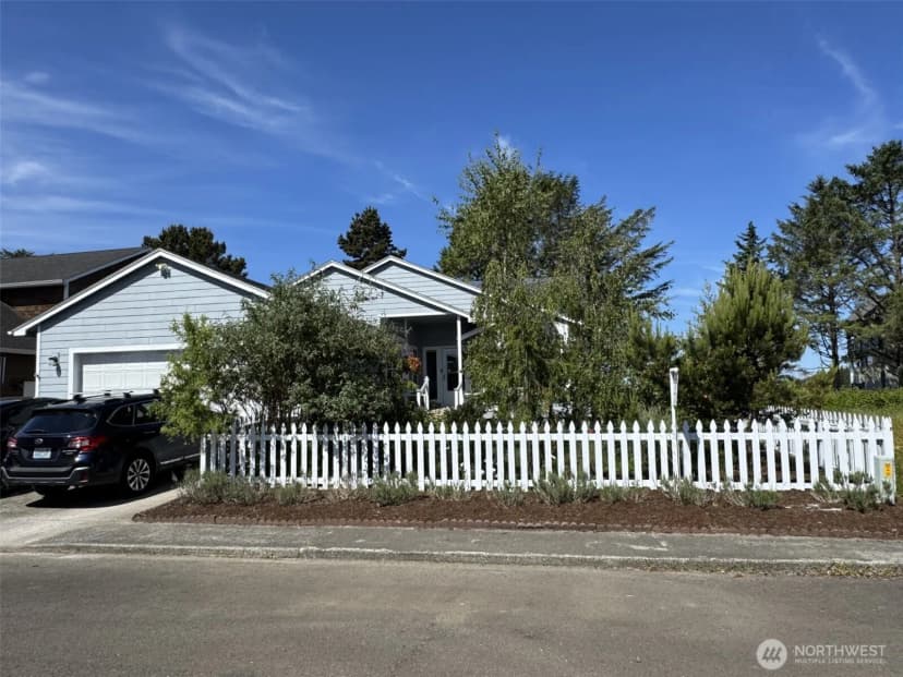 Property photo for 2615 Sea Crest Avenue, Long Beach photo 2