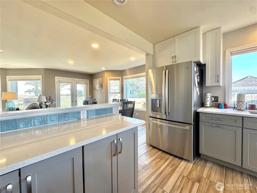 Property photo for 2615 Sea Crest Avenue, Long Beach photo 8