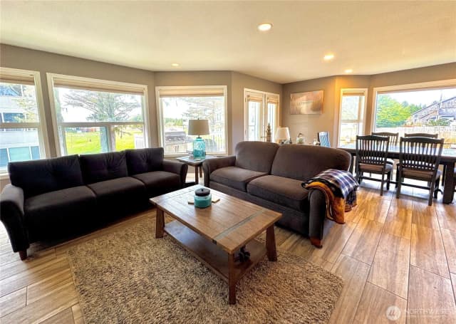 Property photo for 2615 Sea Crest Avenue, Long Beach photo 4