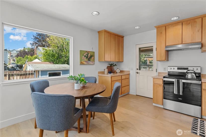 Property photo for 3717 35th Avenue Sw, Seattle photo 12