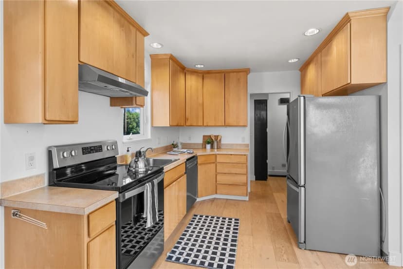 Property photo for 3717 35th Avenue Sw, Seattle photo 14