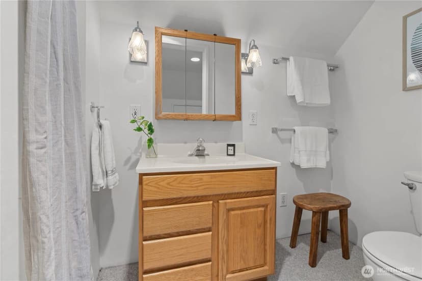 Property photo for 3717 35th Avenue Sw, Seattle photo 19