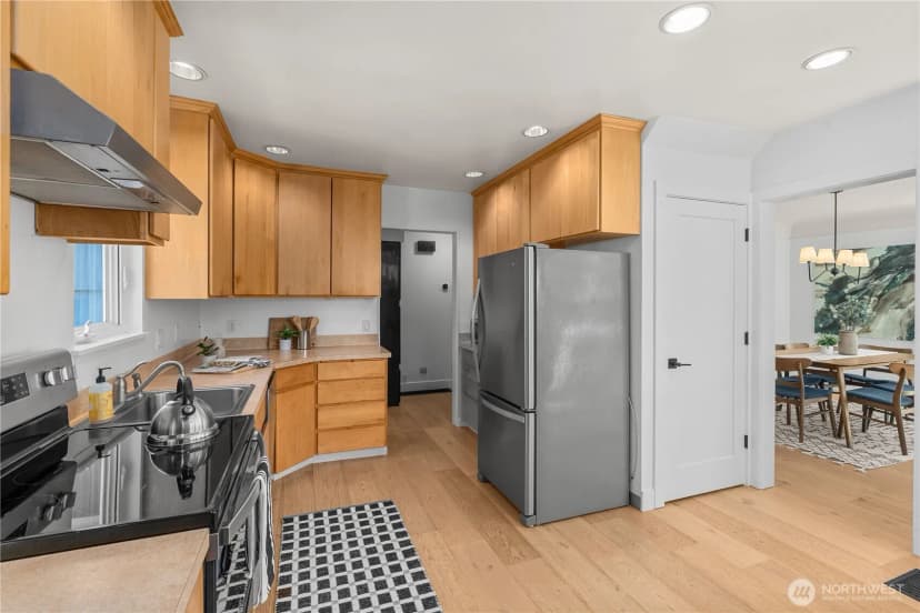 Property photo for 3717 35th Avenue Sw, Seattle photo 13