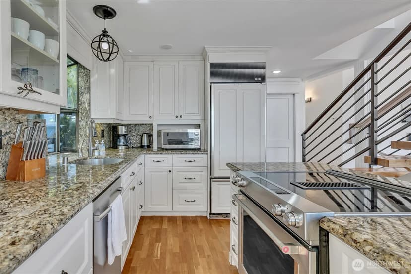 Property photo for 1310 Lakeside Avenue S, Seattle photo 12