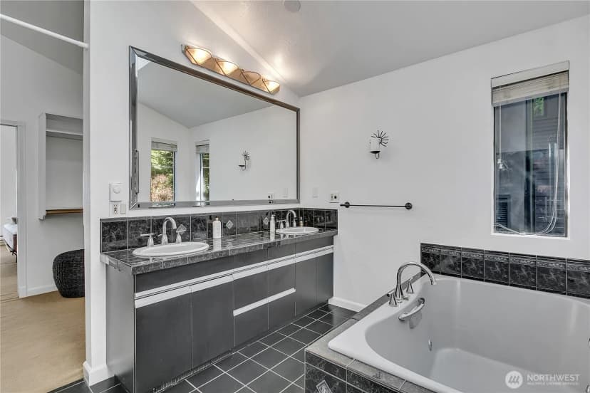 Property photo for 1310 Lakeside Avenue S, Seattle photo 20