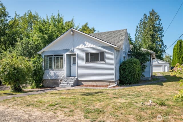 Property photo for 112 Ostrander Avenue W, Kelso