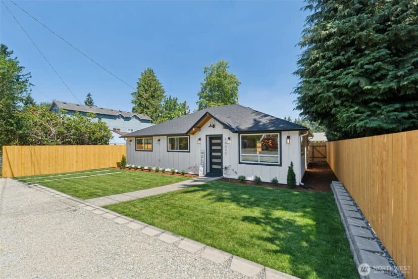 Property photo for 14322 Burke Avenue N, Seattle photo 32