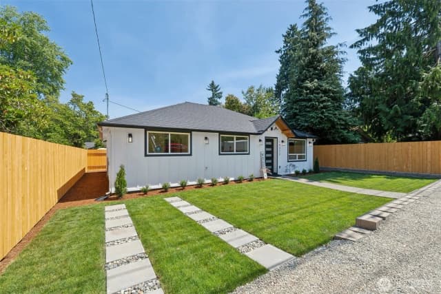 Property photo for 14322 Burke Avenue N, Seattle photo 2