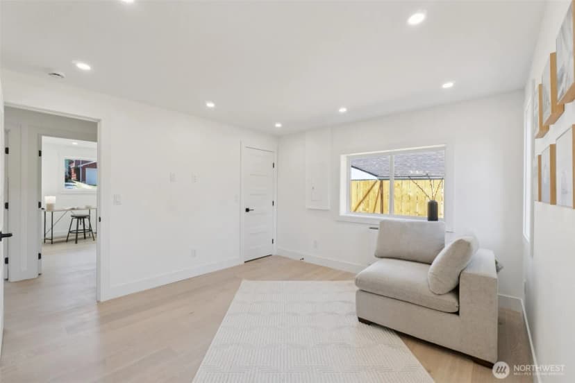 Property photo for 14322 Burke Avenue N, Seattle photo 20