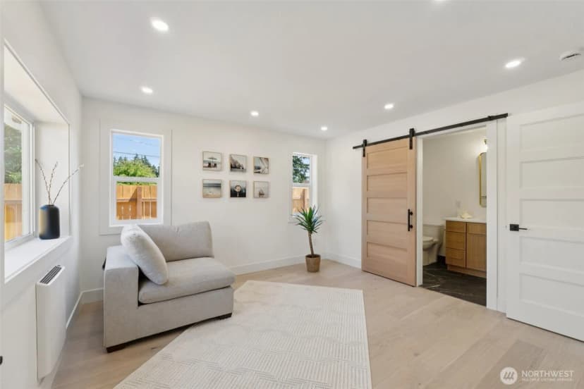 Property photo for 14322 Burke Avenue N, Seattle photo 18