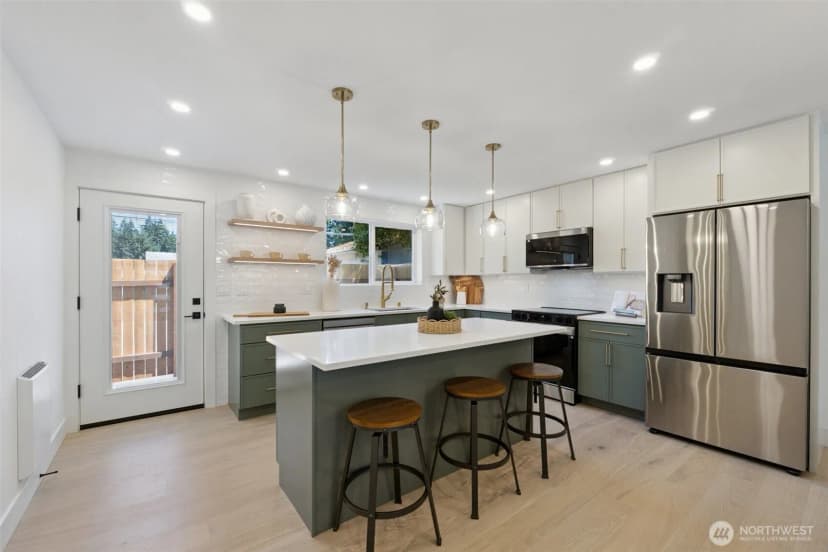 Property photo for 14322 Burke Avenue N, Seattle photo 15