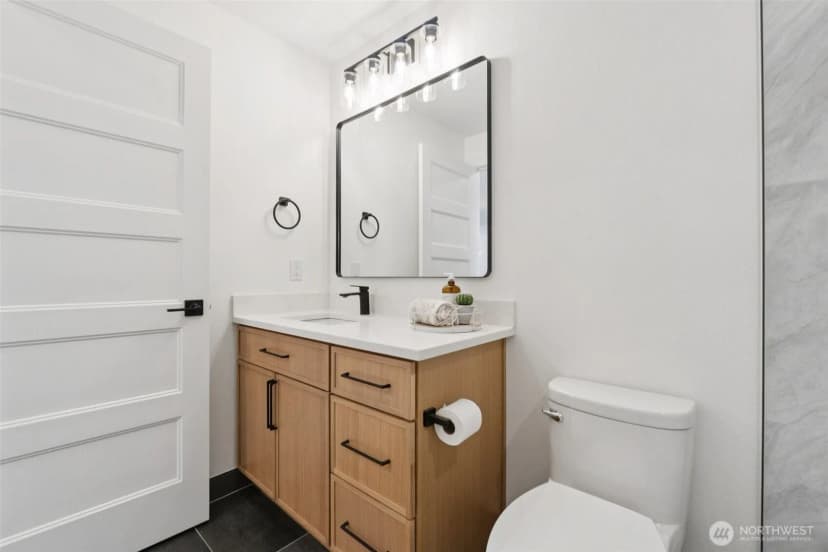 Property photo for 14322 Burke Avenue N, Seattle photo 29
