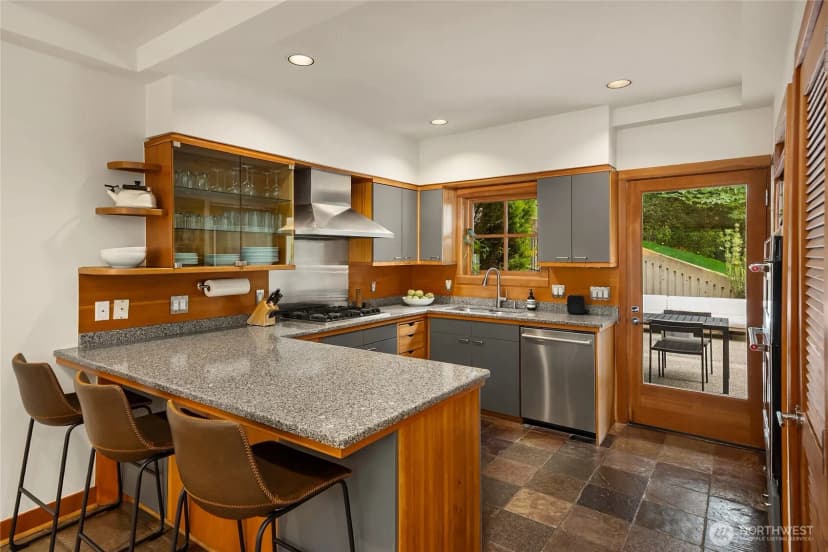 Property photo for 8027 Ne Hidden Cove Road, Bainbridge Island photo 10