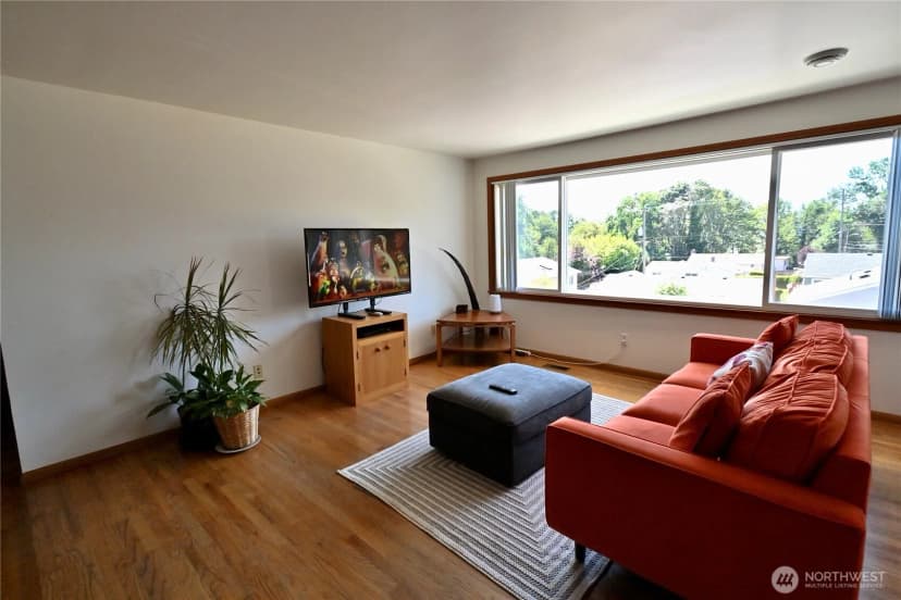 Property photo for 9417 S 38th Street, Seattle photo 6