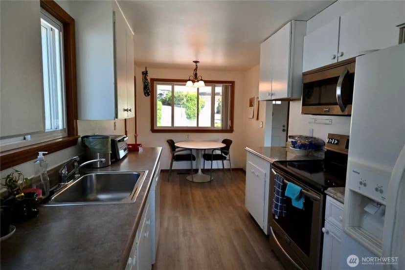 Property photo for 9417 S 38th Street, Seattle photo 3