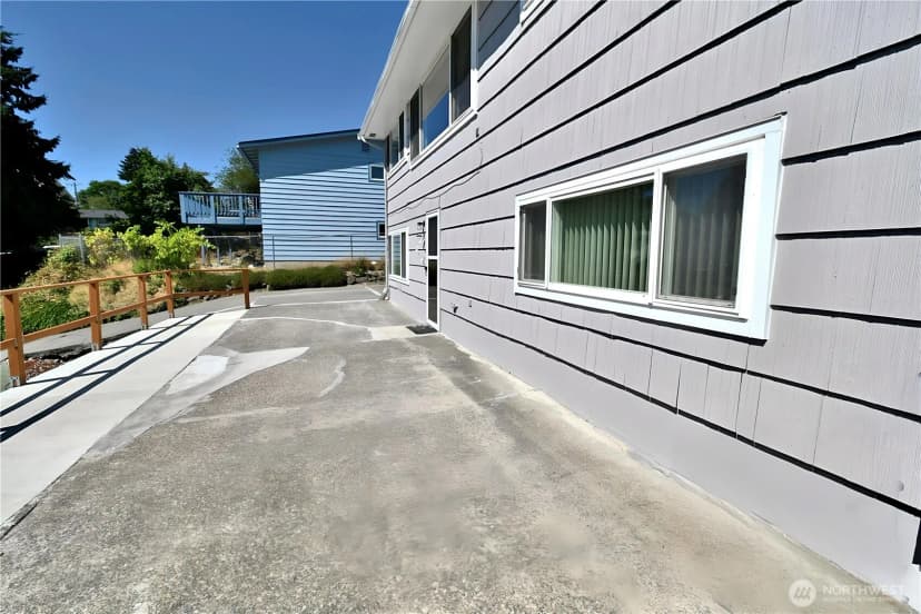 Property photo for 9417 S 38th Street, Seattle photo 17