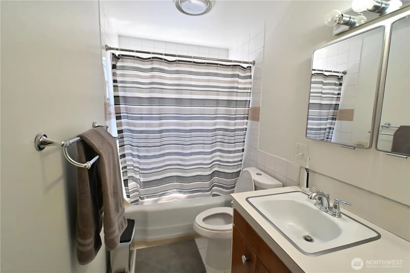 Property photo for 9417 S 38th Street, Seattle photo 7