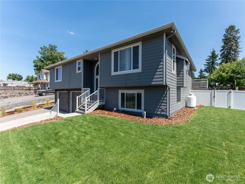 Property photo for 1611 N Astor Court, East Wenatchee photo 5