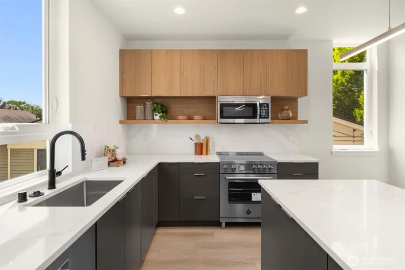 Property photo for 1611 N 50th Street, Seattle photo 6