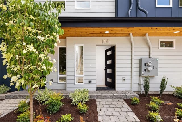 Property photo for 1611 N 50th Street, Seattle