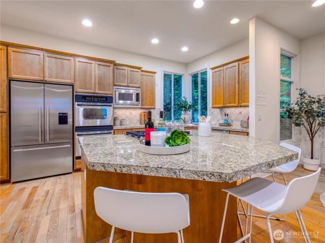 Property photo for 11928 158th Ave Ne, Redmond photo 3