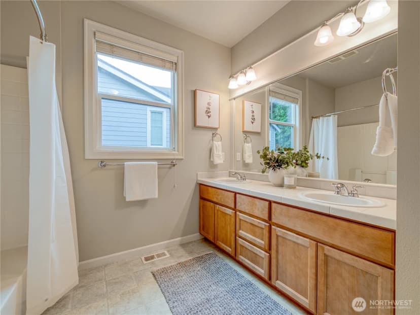 Property photo for 11928 158th Ave Ne, Redmond photo 32