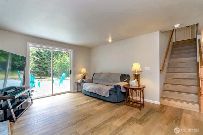 Property photo for 15816 Lindsay Road Se, Yelm photo 6